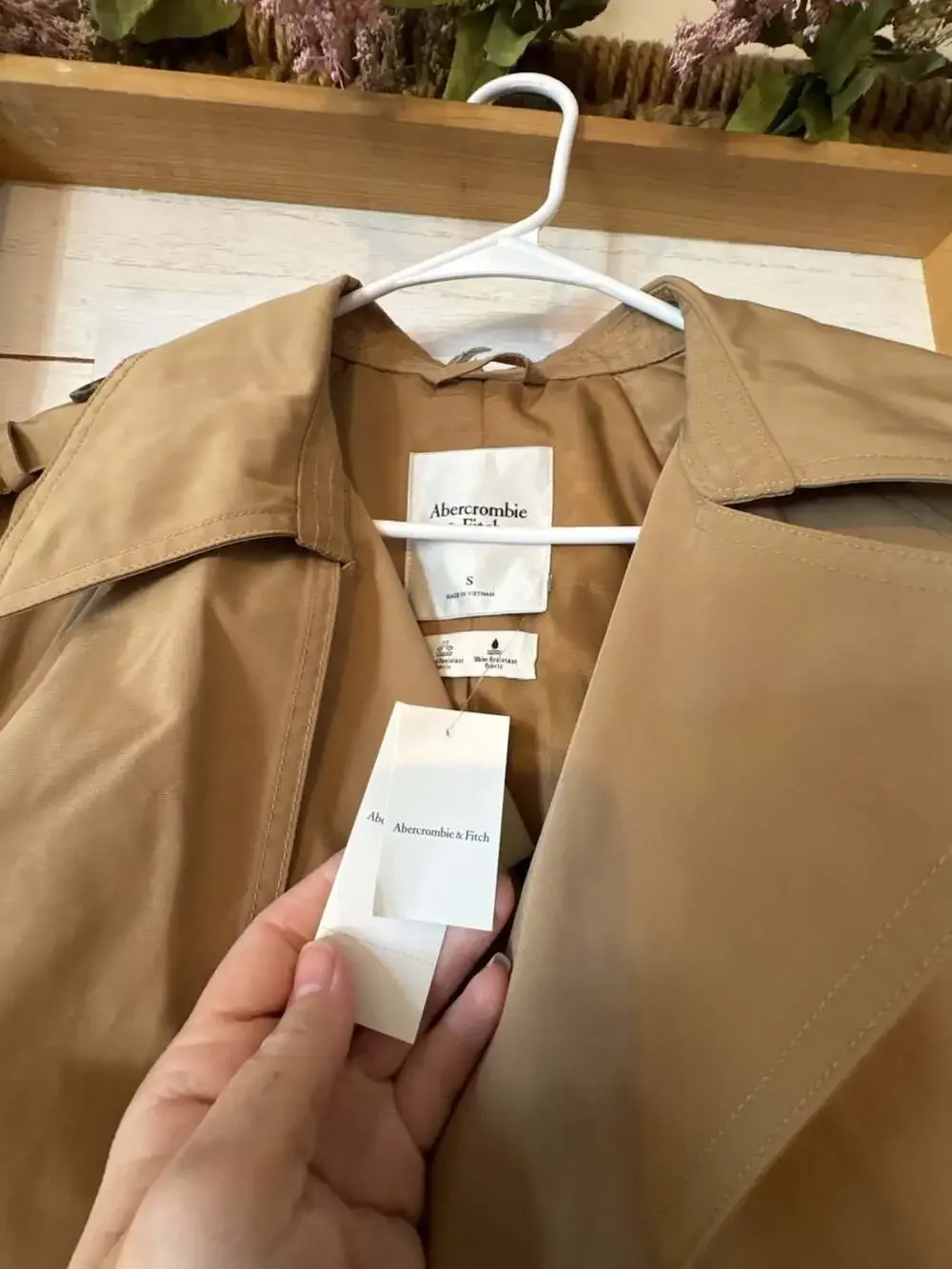 Abercrombie & Fitch Trench Coat Small Beige Water Resistant